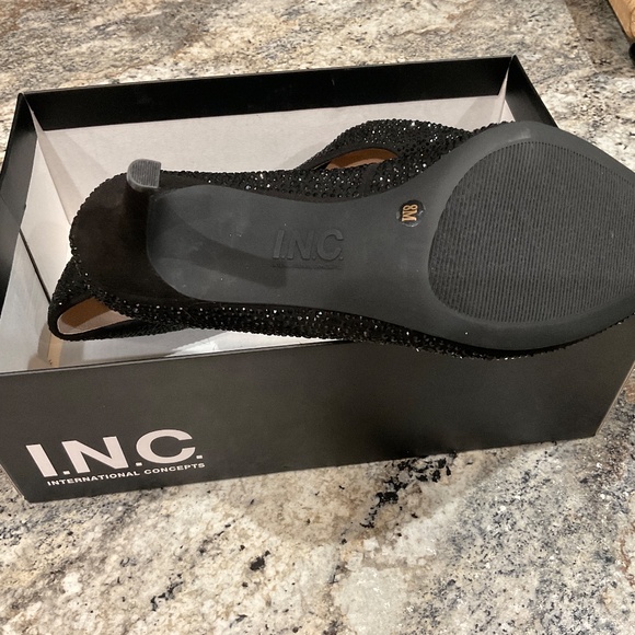 I.N.C. International Concepts  Women's Zitah Embellished Pointed Toe Pumps - Picture 3 of 3